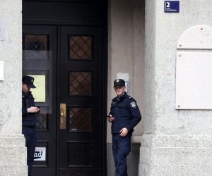29.01.2016., Zagreb, Perkovceva 2 - Policijsko osiguranje ispred Novinarskog doma za vrijeme trajanja konferencije Kamo ides Hrvatska u organizaciji Hrvatskog novinarskog drustva, Hrvatskog PEN centara i Platforme 112. 
Photo: Igor Kralj/PIXSELL