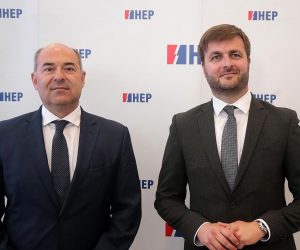 02.07.2020., Zagreb - Objava poziva za iskaz interesa zainteresiranim partnerima za razvoj i prodaju projekata obnovljivih izvora energije te predstavljanje suradnje s jedinicama lokalne samouprave na projektima suncanih elektrana. Predsjednik Uprave HEP-a Frane Barbaric i ministar zastite okolisa i energetike Tomislav Coric. 
Photo: Goran Stanzl/PIXSELL