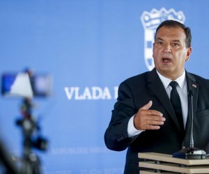 02.09.2021., Zagreb - Ministar zdravstva Vili Beros dao je izjavu medijima nakon sjednice Vlade u Nacionalnoj i sveucilisnoj knjiznici.  Photo: Slavko Midzor/PIXSELL