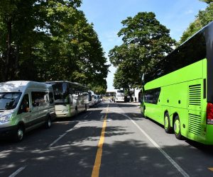 04.08.2021., Slavonski Brod - Slavonskobrodski autobusni kolodvor zbog radova na izgradnji novog i uredjenja starog dijela izmjesten je privremeno u Vukovarsku ulicu.
Photo: Ivica Galovic/PIXSELL