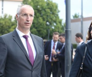 05.08.2021., Knin - Svecani program i povodom Dana pobjede i Domovinske Zahvalnosti te Dana hrvatskih branitelja. polaganje vijenaca kod spomenika hrvatske pobjede Oluja 95, na Trgu dr. Ante Starcevica. Ivica Puljak. Photo: Dusko Jaramaz/PIXSELL