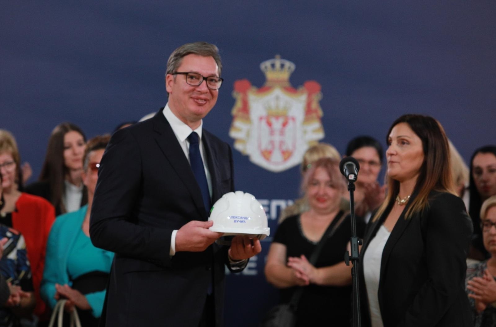 06, August, 2021, Belgrade - On the occasion of the Miners' Day, the President of Serbia, Aleksandar Vucic, organized a reception for women miners from various mines from the territory of Serbia. Aleksandra Vucic, Mila Simic. Photo: Milos Tesic/ATAImages

06, avgust, 2021, Beograd - Predsednik Srbije Aleksandar Vucic je, u Predsednistvu, povodom Dana rudara priredio prijem za zene rudare iz razlicitih rudnika sa teritorije Srbije. Photo: Milos Tesic/ATAImages