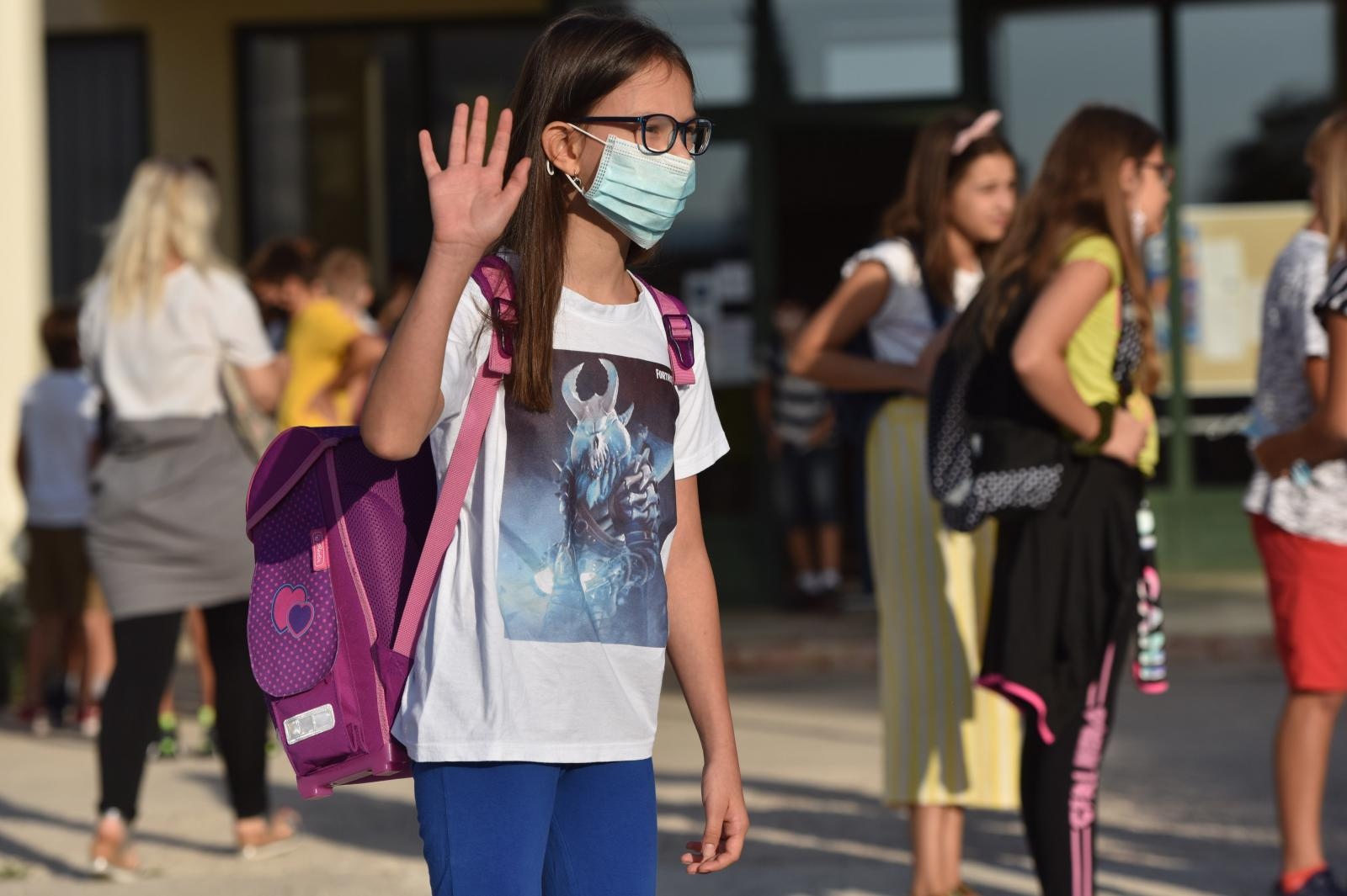 07.09.2020., Sibenik - Prvi je dan nove skolske godine u doba koronavirusa. O jednom od tri ponudjena nacina izvodjenja nastave odlucivat ce skola u dogovoru sa stozerom. 
Photo: Hrvoje Jelavic/PIXSELL
