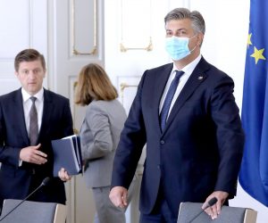 08.09.2021., Zagreb - Predsjednik Vlade Andrej Plenkovic sastao se u Banskim dvorima s predsjednicima uprava banaka u vezi s pitanjem prekoracenja po tekucim racunima gradjana u Hrvatskoj. Sastanku su nazocili i ministar financija Zdravko Maric i guverner HNB Boris Vujicic. 
Photo: Patrik Macek/PIXSELL