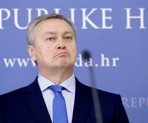 08.09.2021., Zagreb - Nakon sastanka s predsjednicima Uprava banaka u Banskim dvorima odrzana je konferencija za medije. Direktor Hrvatske udruge banaka Zdenko Adrovic, guverner Hrvatske narodne banke Boris Vujcic, ministar financija Zdravko Maric Photo: Patrik Macek/PIXSELL