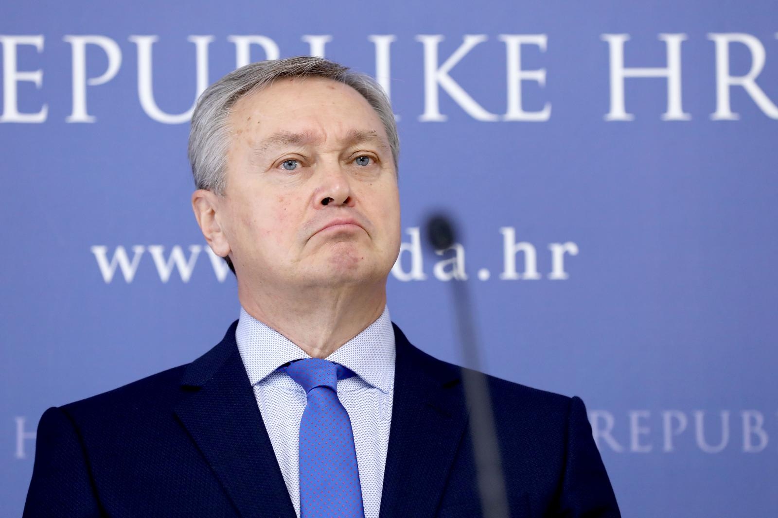 08.09.2021., Zagreb - Nakon sastanka s predsjednicima Uprava banaka u Banskim dvorima odrzana je konferencija za medije. Direktor Hrvatske udruge banaka Zdenko Adrovic, guverner Hrvatske narodne banke Boris Vujcic, ministar financija Zdravko Maric Photo: Patrik Macek/PIXSELL