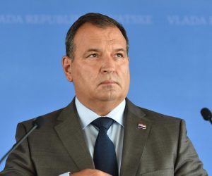09.09.2021., Zagreb - Ministar zdravstva Vili Beros dao je izjavu medijima nakon sjednice Vlade u Nacionalnoj i sveucilisnoj knjiznici. Photo: Davorin Visnjic/PIXSELL