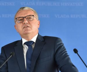 09.09.2021., Zagreb - Ministar prostornoga uredjenja, graditeljstva i drzavne imovine Darko Horvat dao je izjavu medijima nakon sjednice Vlade u Nacionalnoj i sveucilisnoj knjiznici. Photo: Davorin Visnjic/PIXSELL