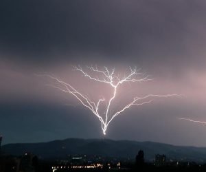 12.05.2018., Zagreb - Udar munje u televizijski toranj na Sljemenu. 
Photo: Robert Anic/PIXSELL