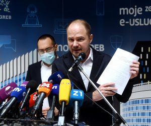 14.09.2021., Zagreb - Zamjenik gradonacelnika grada Zagreba Luka Korlaet govorio je na konferenciji za medije u Gradskoj upravi. Photo: Marko Lukunic/PIXSELL