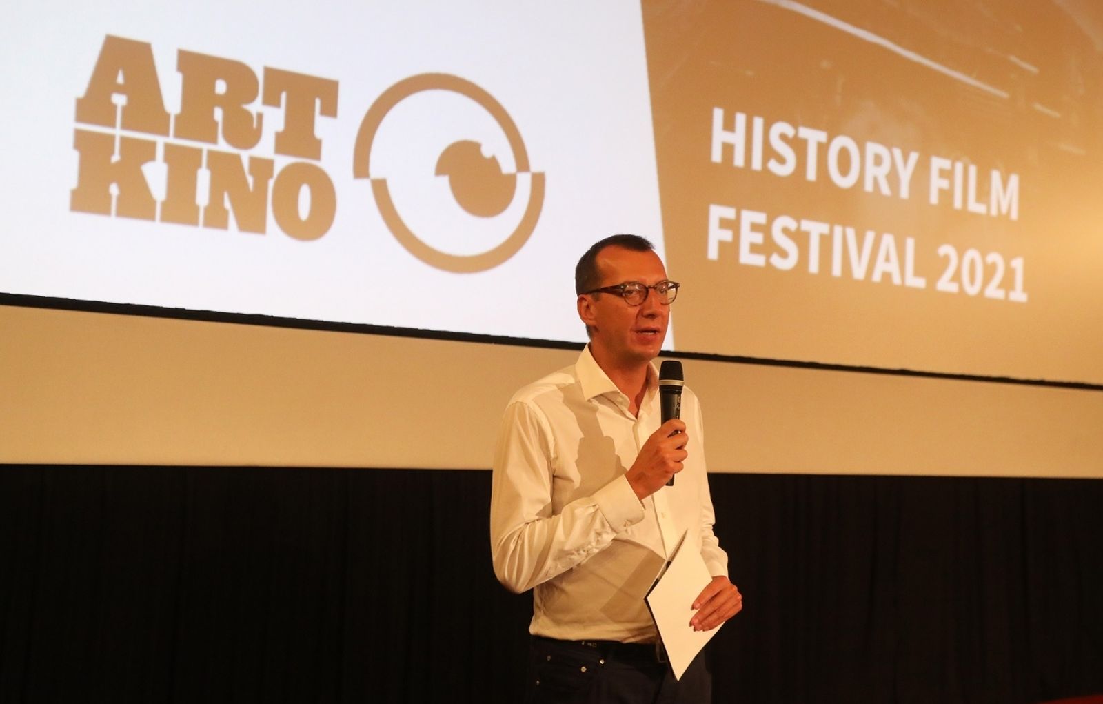 14.09.2021., Rijeka - History Film Festival otvoren je u Art Kinu. Otvorenju su nazocili: gradonacelnik Marko Filipovic, direktor festivala Bernardin Modric, predsjednik zirija Vinko Bresan i autor prvog prikazanog filma Demo Branko Smit.
Photo: Goran Kovacic/PIXSELL