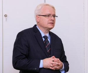 15.01.2020., Osijek - Ured za potporu studentima i razvoj karijera u suradnji s Odsjekom za instrumentalne studije organizirao je predavanje Ive Jospovica pod nazivom "Politika i glazba". Photo: Dubravka Petric/PIXSELL