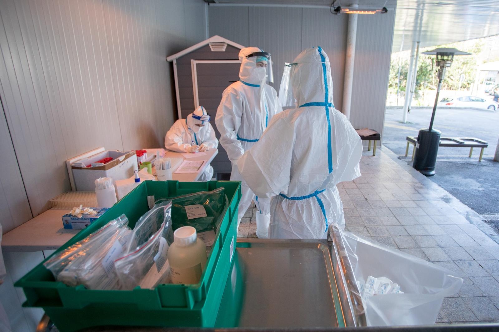 15.4.2021., Rijeka - Iako su posljednjih dana visoke brojke novozarazenih Covidom 19 u Pgz-u, danas nema guzvi na tesiranju na Corona virus. 
 Photo: Nel Pavletic/PIXSELL