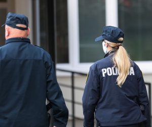 15.09.2021., Krapinske Toplice - Osnovna skola Krapinske toplice, zbog roditelja djecaka koji su prosvjedovali protiv nosenje maski u skoli zastitari i policija cuvaju skolu. Photo: Luka Stanzl/PIXSELL