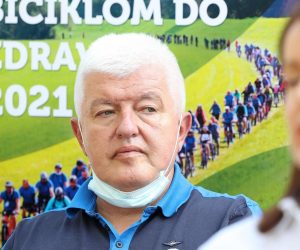 15.09.2021., Zagreb - Ispred Nastavnog zavoda za javno zdravstvo Dr. Andrija Stampar odrzana je konferencija za medije u povodu biciklijade "Biciklom do zdravlja", koja se odrzava 18. rujna u sklopu Europskog tjedna mobilnosti. Biciklisticka utrka pocet ce na Bundeku, a zavrsiti na jezeru Kipisce u Svetoj Nedelji. ravnatelj Nastavnog zavoda za javno zdravstvo "dr. Andrija Stampar" Zvonimir Sostar Photo: Marko Prpic/PIXSELL