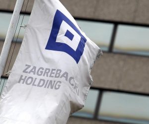 16.06.2015., Zagreb - Zgrada Zagrebackog holdinga u ulici grada Vukovara. Zagrebacki holding d.o.o. osnovan je 2007. godine prema Zakonu o trgovackim drustvima i u 100-postotnom je vlasni?tvu Grada Zagreba. Sastoji se od 15 podruznica koje obavljaju djelatnosti nekadasnjih gradskih poduzeca. Zagrebacki holding d.o.o. vlasnik je i 9 trgovackih drustava / ustanova, a ukupni broj zaposlenih je oko 11.000. Photo: Zeljko Lukunic/PIXSELL