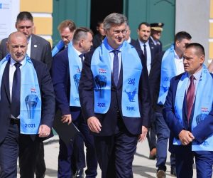 18.09.2021., Vukovar - Obiljezavanje obljetnice 30 godina od Bitke za Vukovar. U dvoristu dvorca Eltz odrzan je svecani program na kojem se okupio veliki broj ljudi. Tomo Medved, Andrej Plenkovic, Branko Borkovic
Photo: Davor Javorovic/PIXSELL