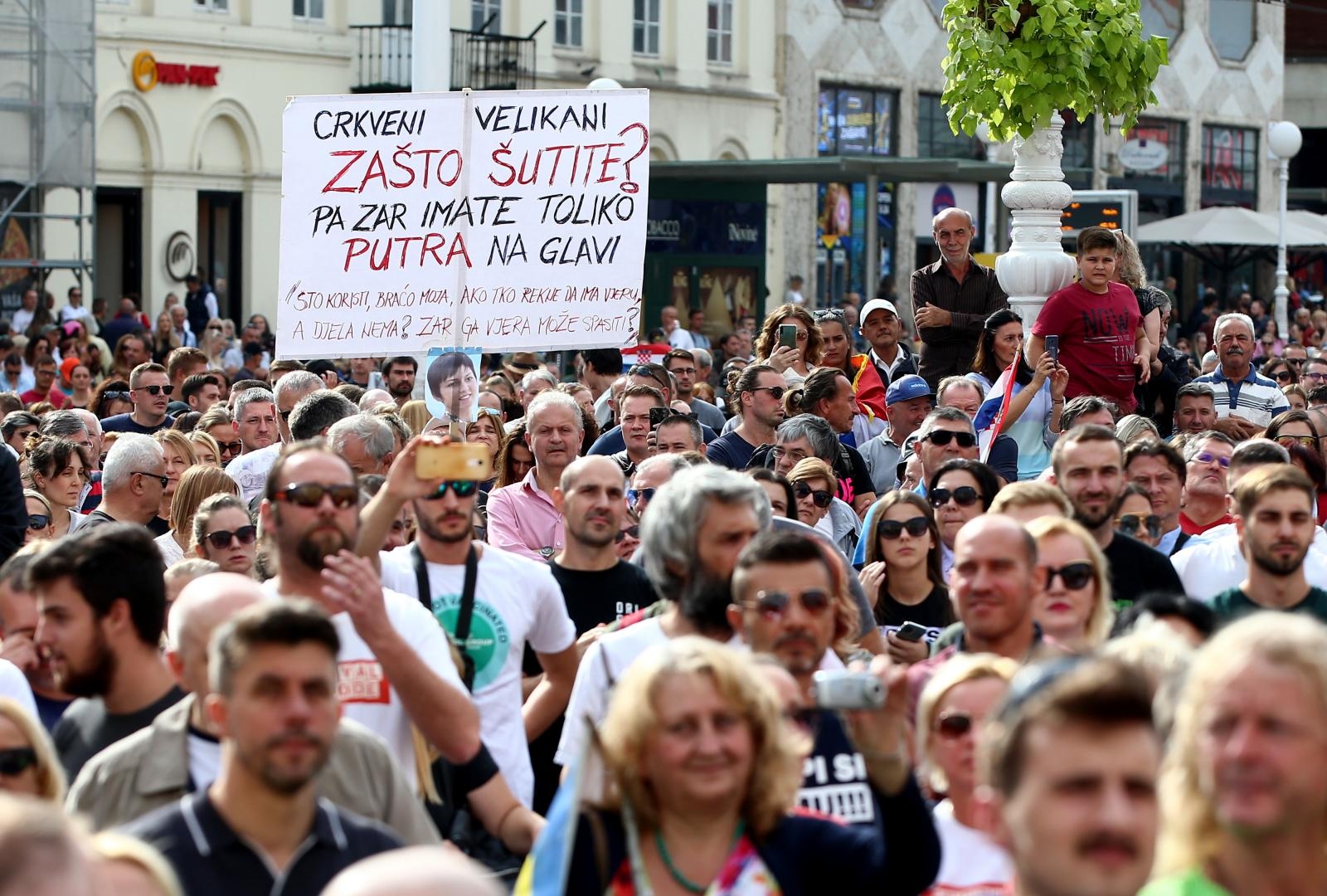 18.09.2021., Zagreb - Na Trgu bana Josipa Jelacica odrzan je Festival slobode 2.0. cija je glavna tema "Kako biti covjek i ostati slobodan kad nam se ljudskost i sloboda pokusavaju oduzeti". Photo: Matija Habljak/PIXSELL