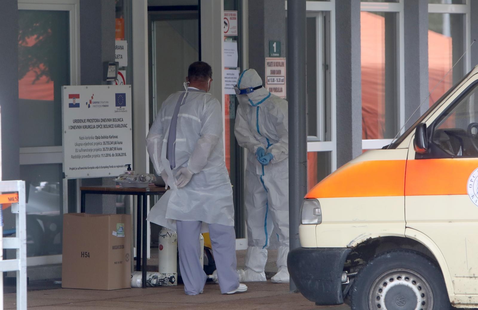 19.04.2021.,  Karlovac - Zbog reduciranja hladnog pogona u  Opcu bolnicu Karlovac od danas se primaju hitni slucajevi i onkoloski bolesnici. Covid odjel Opce bolnice vec tjednima je prenapucen pacijentima koji svakodnevno u velikom broju pristizu.
Photo: Kristina Stedul Fabac/PIXSELL