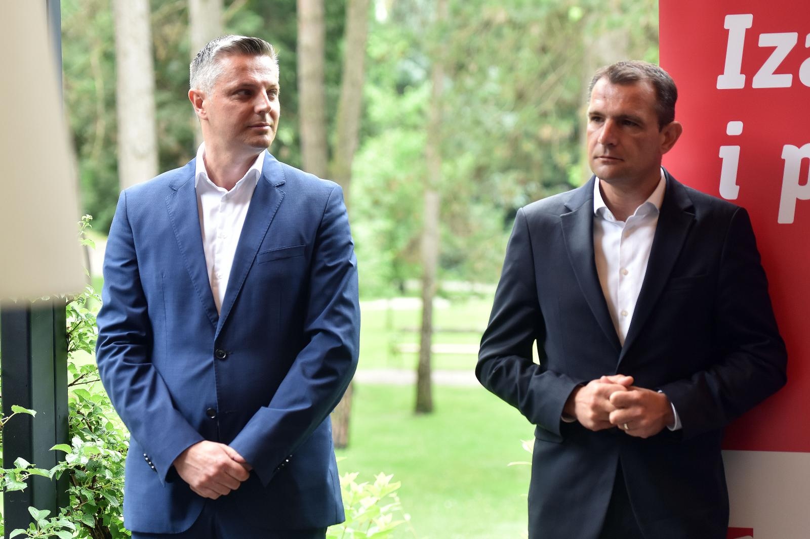 19.06.2020., Varazdin - Predstavljanje kandidata Restart koalicije za III. izbornu jedinicu. Stjepan Kovac, Matija Posavec Photo: Vjeran Zganec Rogulja/PIXSELL