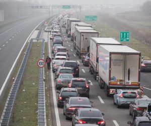 20.12.2020., Bajakovo - Na granicnom prijelazu Bajakovo vise kilometarska kolona  u smjeru prema Srbiji. Photo: Davor Javorovic/PIXSELL