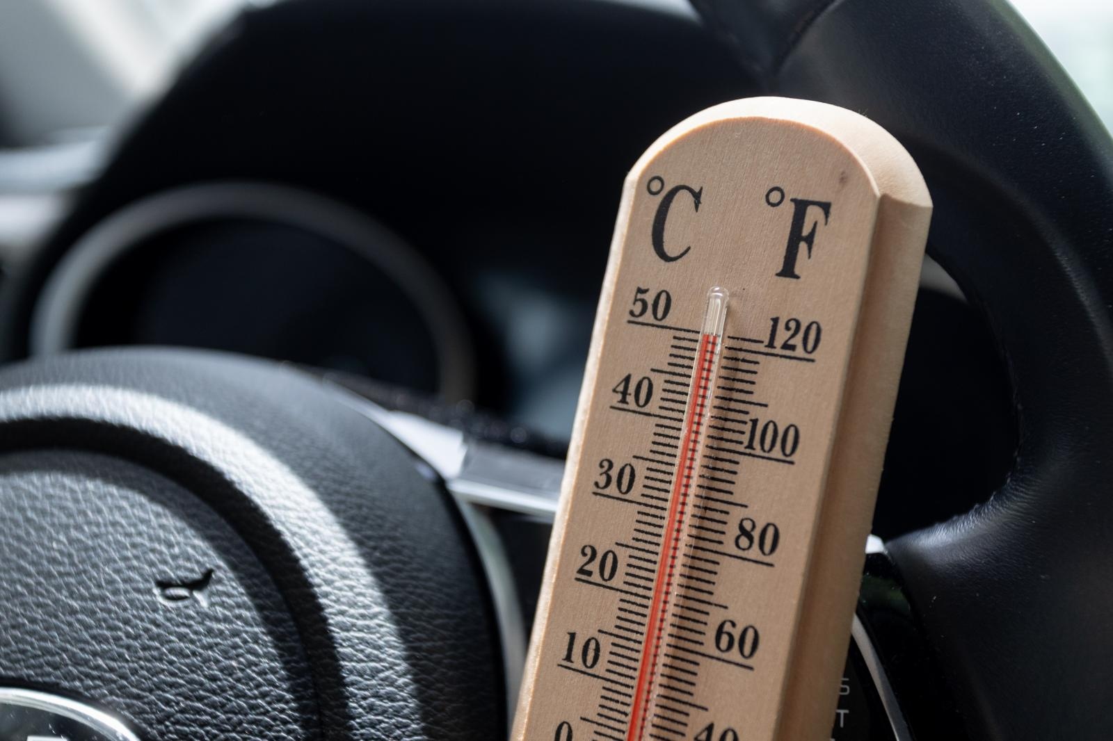 21.06.2021., Zagreb - Temperatura  u automobilu ostavljenom na suncu u 12:30 h. Photo: Davor Puklavec/PIXSELL