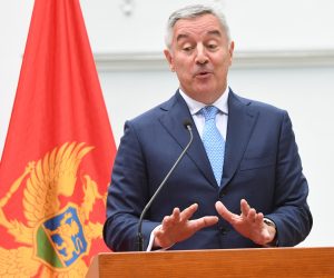 22.06.2020., Cetinje, Crna Gora - Zajednicka konferencija za medije predsjednika Crne Gore Mile Djukanovica i predsjednika Hrvatske Zorana Milanovica koji ce boraviti u dvodnevnom sluzbenom pojetu u Crnoj Gori. Photo: Savo Prelevic/PIXSELL