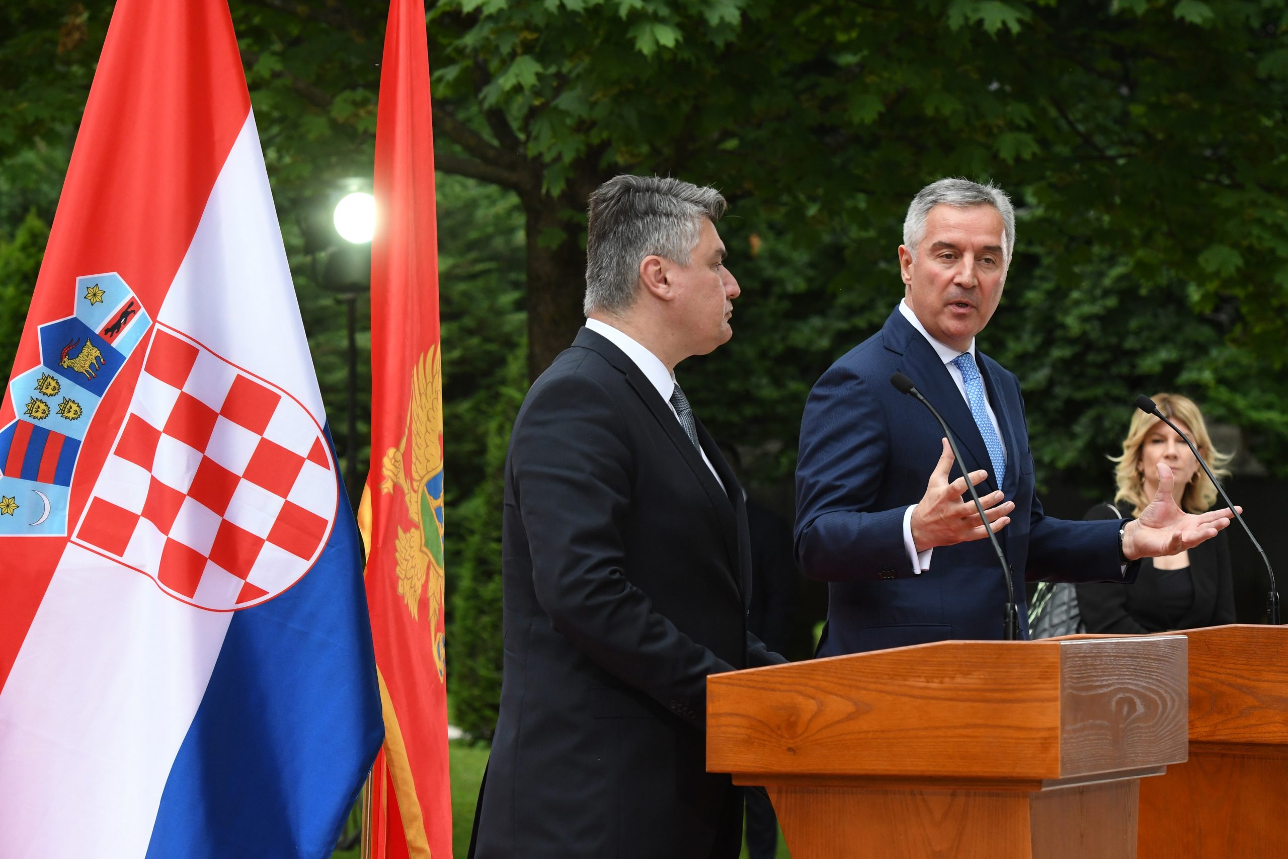 22.06.2020., Cetinje, Crna Gora - Zajednicka konferencija za medije predsjednika Crne Gore Mile Djukanovica i predsjednika Hrvatske Zorana Milanovica koji ce boraviti u dvodnevnom sluzbenom pojetu u Crnoj Gori. Photo: Savo Prelevic/PIXSELL