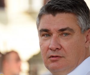 22.08.2021., Barban - Trka na prstenac ove se godine trci po 46. put. Konjanici se nadmecu u pogadjanju prstenca u punom galopu, a onaj koji u tri kruga osvoji najvise bodova pobjedjuje u trci. Predsjednik RH Zoran Milanovic Photo: Sasa Miljevic/PIXSELL