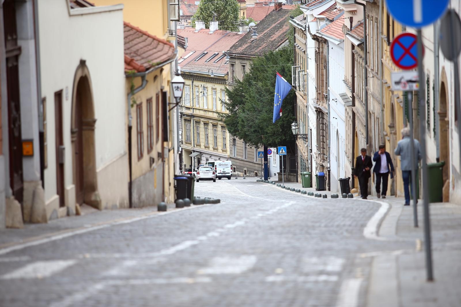 22.09.2017., Zagreb - Povodom obiljezavanja Europskog dana bez automobila, od 8:00 h uspostavljena je posebna regulacija prometa u centru grada. Promet je zatvoren u sredisnjoj zoni Grada zagreba omedjen ulicama: Trg bana J. Jelacica - Jurisiceva - Palmoticeva - Boskoviceva - Andrije Hebranga - Gunduliceva - Ilica - Mesnicka - Demetrova - Ilirski trg - Radiceva - Trg bana J. Jelacica, osim za interventna vozila (Hitna pomoc, vatrogasci, policija), komunalna vozila, vozila osoba sa invaliditetom koja imaju prebivaliste u navedenoj zoni, vozila JGP-a i taxi. Photo: Slavko Midzor/PIXSELL