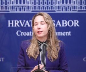 22.09.2021., Zagreb - Na konferenciji za medije odrzanoj u Saboru predsjednica Odbora za ravnopravnost spolova Marija Selak Raspudic govorila je o temi  "Borba protiv nasilja nad zenama". 
Photo: Patrik Macek/PIXSELL