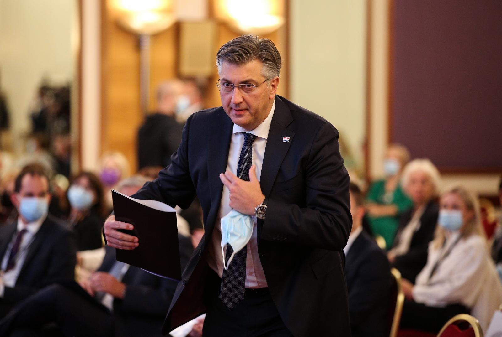 22.09.2021, Zagreb - Predsjednik Vlade RH Andrej Plenkovic sudjelovao je na Konferenciji "Integrirani pristup zaštiti od nasilja nad zenama i nasilja u obitelji
Photo:Zeljko Hladika/Pixsell