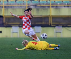 23.02.2021., stadion Aldo Drosina, Pula - Kvalifikacije za zensko Europsko prvenstvo 2022. godine, skupina H, Hrvatska - Rumunjska. Iva Bukac, Ioana Bortan. 
Photo: Srecko Niketic/PIXSELL