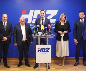 23.09.2021., Zagreb - Predstavljanje kandidata Mislava Hermana za predsjednika Gradske organizacije HDZ-a Grada Zagreba. Nikolina Brnjac, Franjo Barbaric, Mario Zupan, Josip Aladrovic, Mislav Herman. 
Photo: Luka Stanzl/PIXSELL