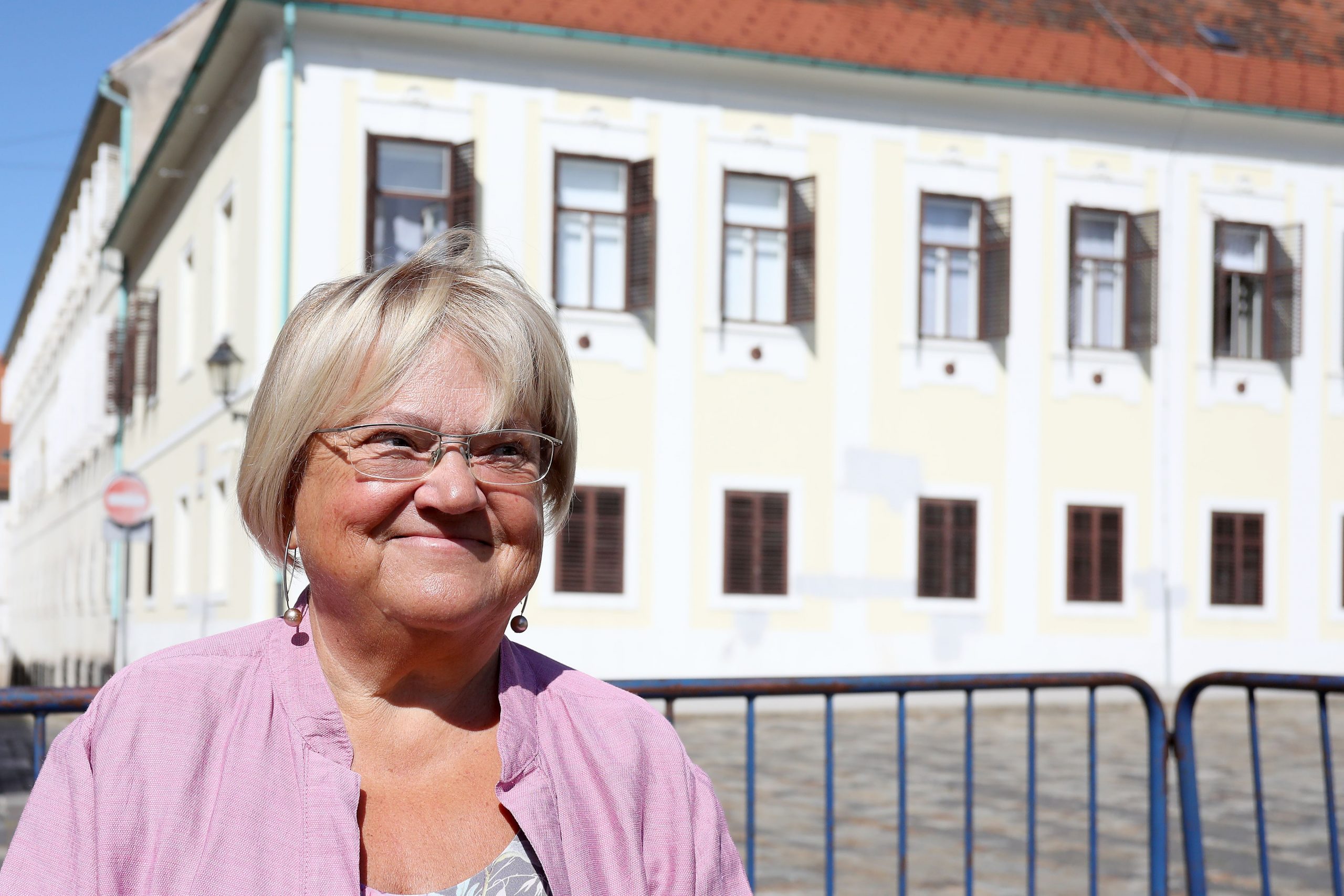 24.08.2021., Zagreb - Predsjednica GLAS-a i zastupnica u Hrvatskom saboru Anka Mrak Taritas odrzala je ispred Trga svetog Marka konferenciju za medije na temu „Sedamnaest mjeseci od potresa u Zagrebu i susjednim zupanijama”.
Photo: Patrik Macek/PIXSELL