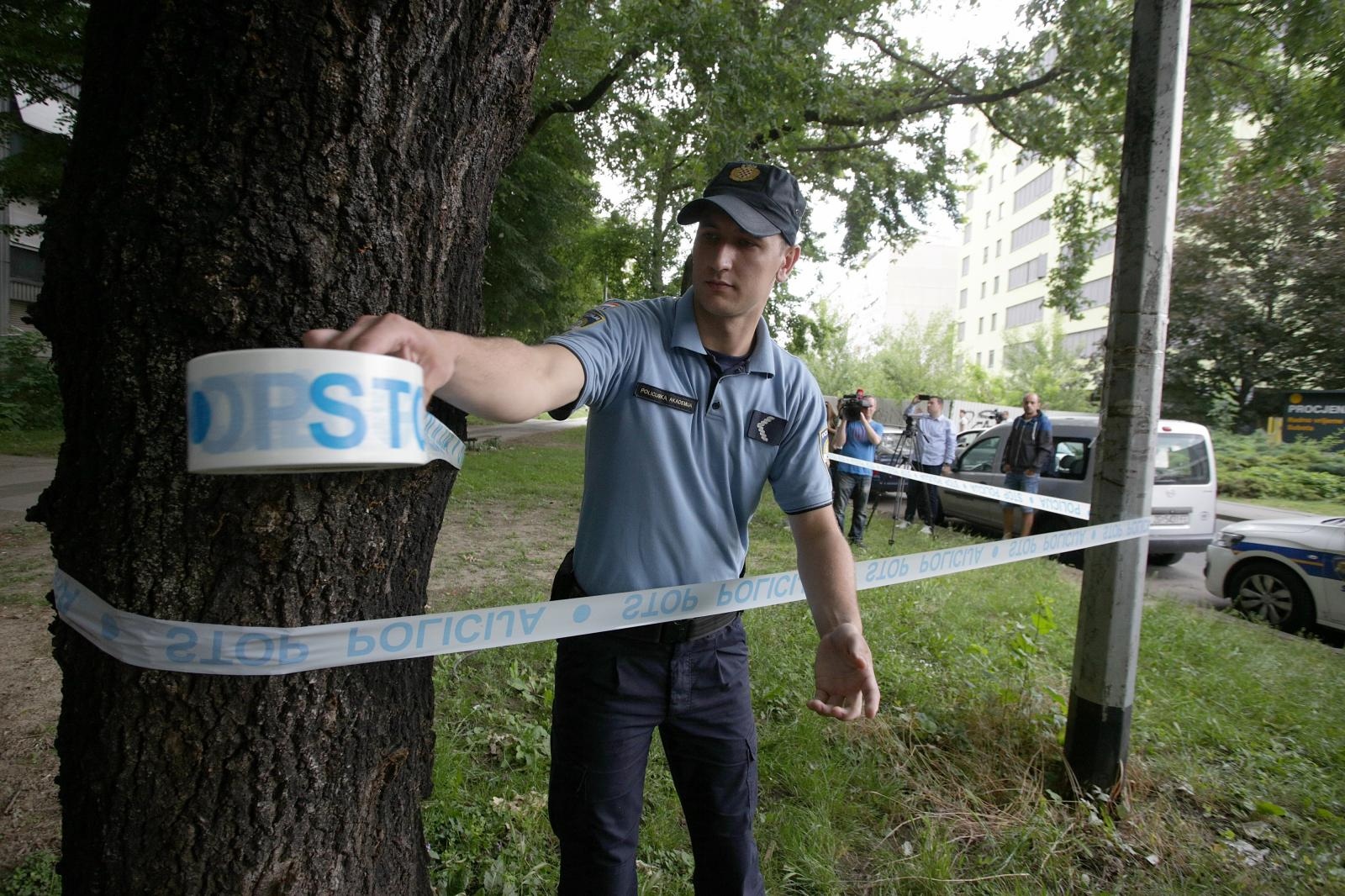 25.05.2018., Zagreb - Policija je u jutarnjim satima zaprimila dojavu o pucnjavi u Sisicevoj ulici u Utrini. Na teren je izasla i specijalna policija. 

Photo: Zarko Basic/PIXSELL