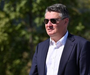 26.08.2021., Kijevo - Predsjednik Republike Zoran Milanovic sudjelovao je na komemoraciji kod spomen-obiljezja poginulom hrvatskom branitelju Frani Juricu Arambasicu u naselju Culumi.
Photo: Dino Stanin/PIXSELL
