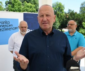 27.06.2020., Bjelovar - Stranka s Imenom i Prezimenom, Pametno i Fokus odrzali su konferenciju za medije na bjelovarskom paviljonu. Boro Nogalo Photo: Damir Spehar/PIXSELL