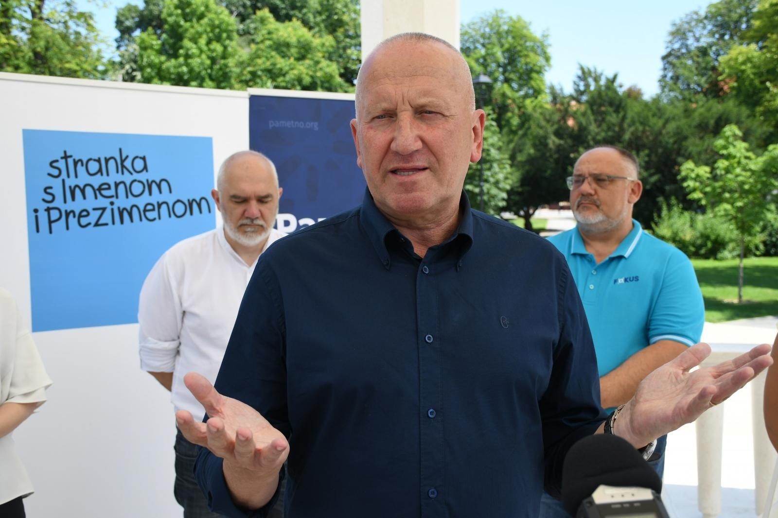 27.06.2020., Bjelovar - Stranka s Imenom i Prezimenom, Pametno i Fokus odrzali su konferenciju za medije na bjelovarskom paviljonu. Boro Nogalo Photo: Damir Spehar/PIXSELL