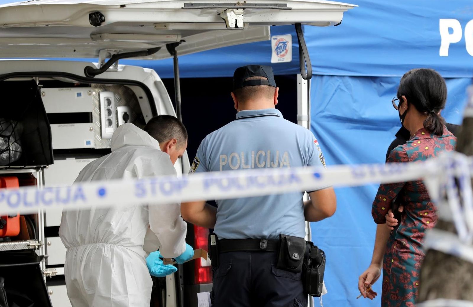27.09.2021., Zagreb - Policisjki ocevid u zagrebackom naselju Trnje gdje je u jutarnjim satima pronadjeno tijelo muskarca. Photo. Jurica Galoic/PIXSELL