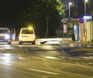 28.09.2021., Zagreb - Na krizanju Selske ulice i Bastijanove ulice dosto je do puknuca vodovodne cijevi i izlijevanje vece kolicine vode. 
Photo: Luka Stanzl/PIXSELL