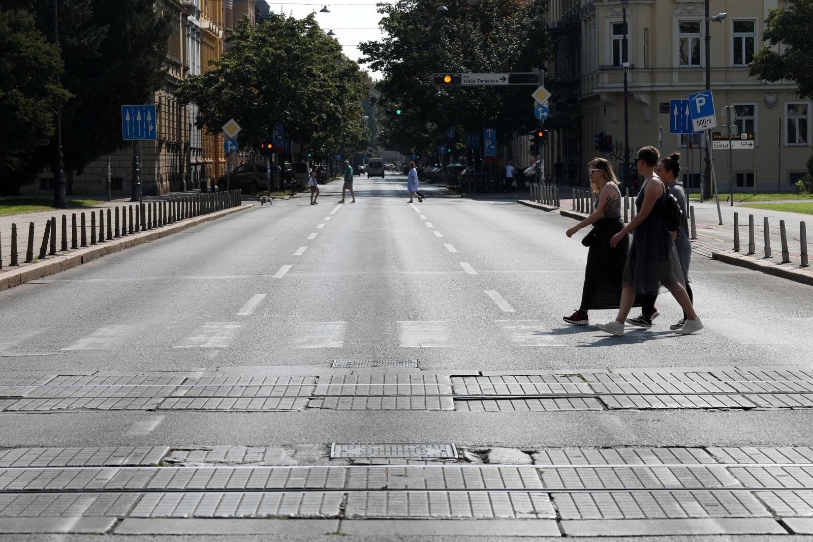31.7.2021., Zagreb - Velike vrucine ispraznile su gradske ulice 

Photo:Marin Tironi/PIXSELL