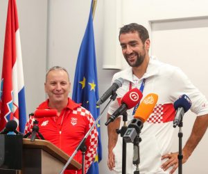 31.07.2021., Zagreb - U Zracnoj luci "dr. Franjo Tudjman" organiziran je svecani docek za hrvatske teniske olimpijce i osvajace medalja Mate Pavica, Nikole Mektica i Marina Cilica. Marin Cilic Photo: Luka Stanzl/PIXSELL