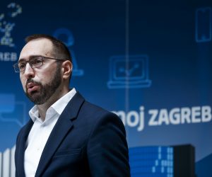 31.08.2021., Zagreb - Gradonacelnik grada Zagreba Tomislav Tomasevic odrzao je redovitu konferenciju za medije u Gradskoj upravi. Photo: Slavko Midzor/PIXSELL