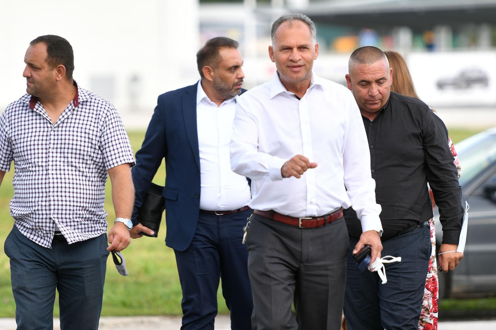 31.08.2021., Cakovec- Saborski zastupnik Veljko Kajtazi prisustvovao je dodjeli diploma o skolovanju na PUO Novak. Neposredno prije dodjele verbalno je napao 2 domaca medija nakon cega su novinari kolegijalno ustali i napustili dogadjaj.
Photo: Vjeran Zganec Rogulja/PIXSELL