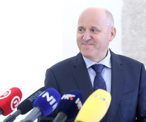 08.07.2021., Zagreb - Predsjednik kluba zastupnika HDZ-a Branko Bacic komentirao je na konferenciji za medije postupke Vlade oko cijepljenja.
 Photo: Patrik Macek/PIXSELL