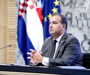 10.09.2021., Zagreb -  Konferencija za medije Stozera civilne zastite RH odrzana je danas u glavnoj dvorani Kongresnog centra Nacionalne i sveucilisne knjiznice. 
Photo: Patrik Macek/PIXSELL