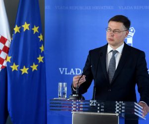 13.09.2021., Zagreb - U Nacionalnoj i sveucilisnoj knjiznici odrzana je Sjednica Nacionalnog vijeca za uvodjenje eura i posjet potpredsjednika EK Valdisa Dombrovskisa nakon cega su premijer Plenkovic i Dombrovskis dali izjave za medije. Photo: Marko Lukunic/PIXSELL