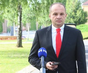 21.06.2021., Zagreb - Paljenje svijeca i polaganje vijenaca pred Grobnicom narodnih heroja i na Partizanskom groblju na Mirogoju povodom Dana antifasisticke borbe. Sinisa Hajdas Doncic.
Photo: Matija Habljak/PIXSELL