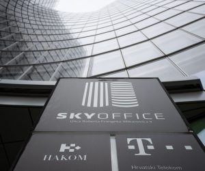 05.05.2018., Zagreb - Ulaz u skyoffice u kojemu su smjesteni uredi Hakoma-a. Hrvatska regulatorna agencija za mrezne djelatnosti, nezavisni je regulator trzista elektronickih komunikacija, trzista postanskih i zeljeznickih usluga u Republici Hrvatskoj. 
Photo: Davor Puklavec/PIXSELL